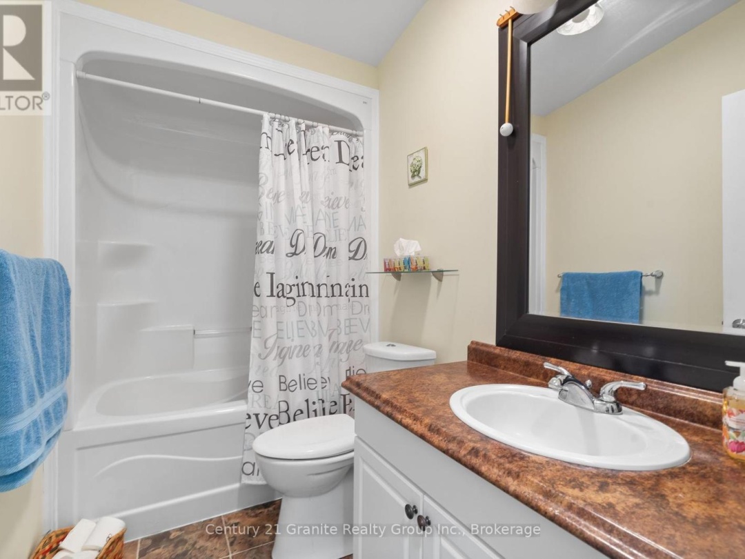 58 CREEKSIDE CIRCLE, 