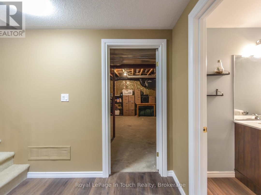 5 EARLS COURT, 