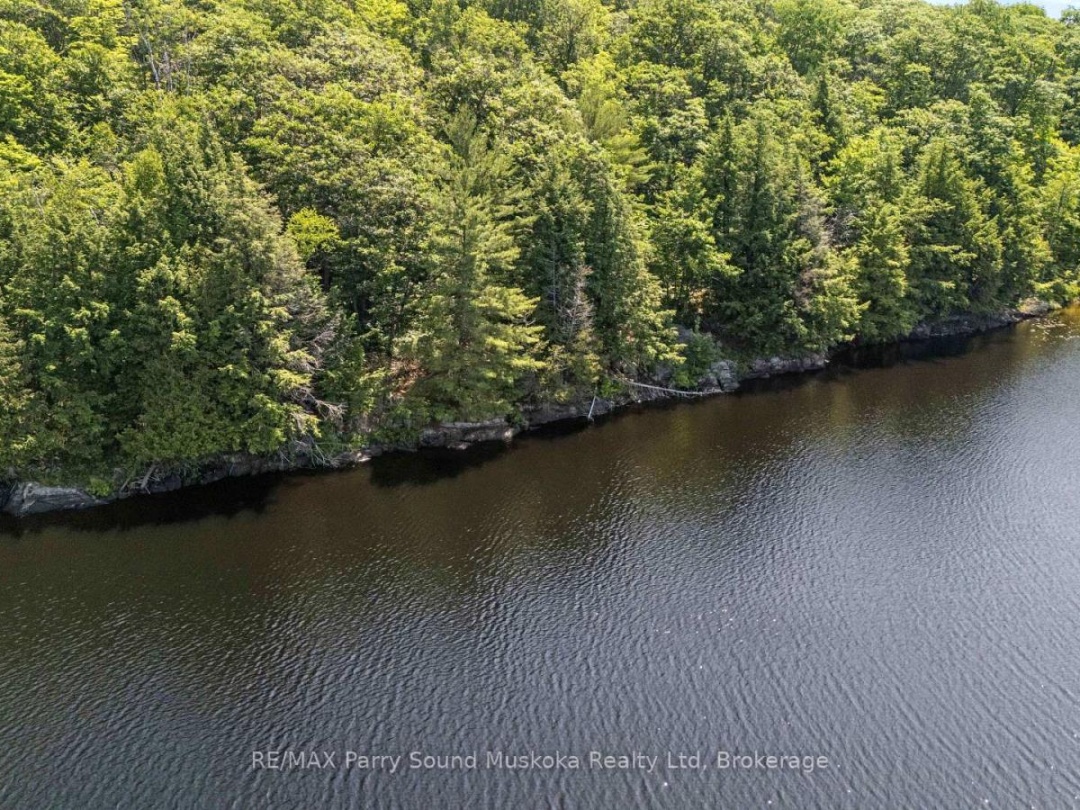 38 FUN COTTAGE LANE, Bell Lake