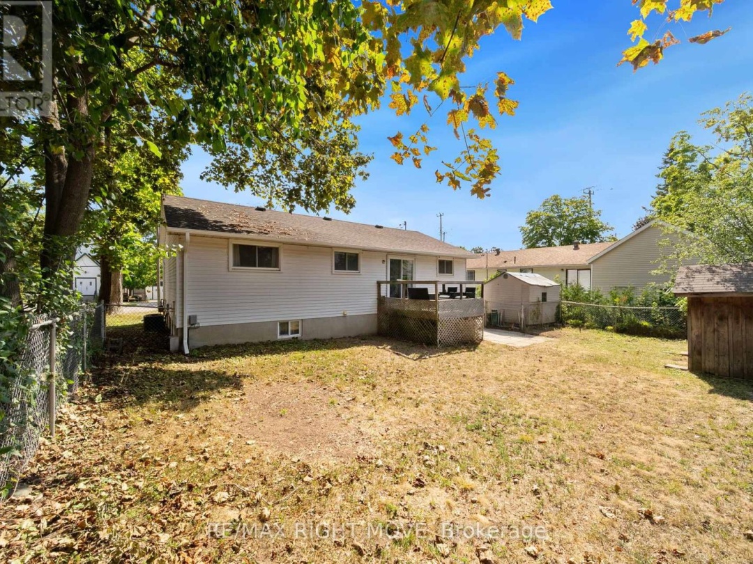 3 WESTMOUNT DRIVE N, 