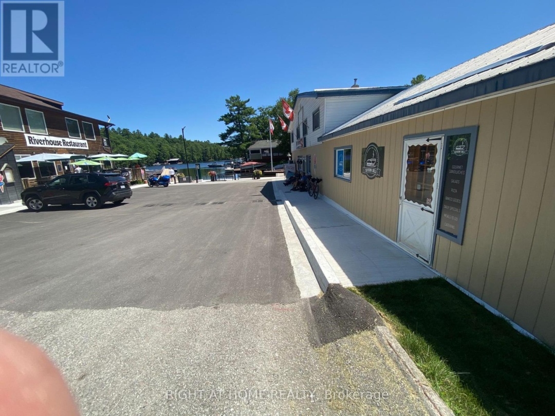 1725 Earl Haid Avenue, Severn Lake