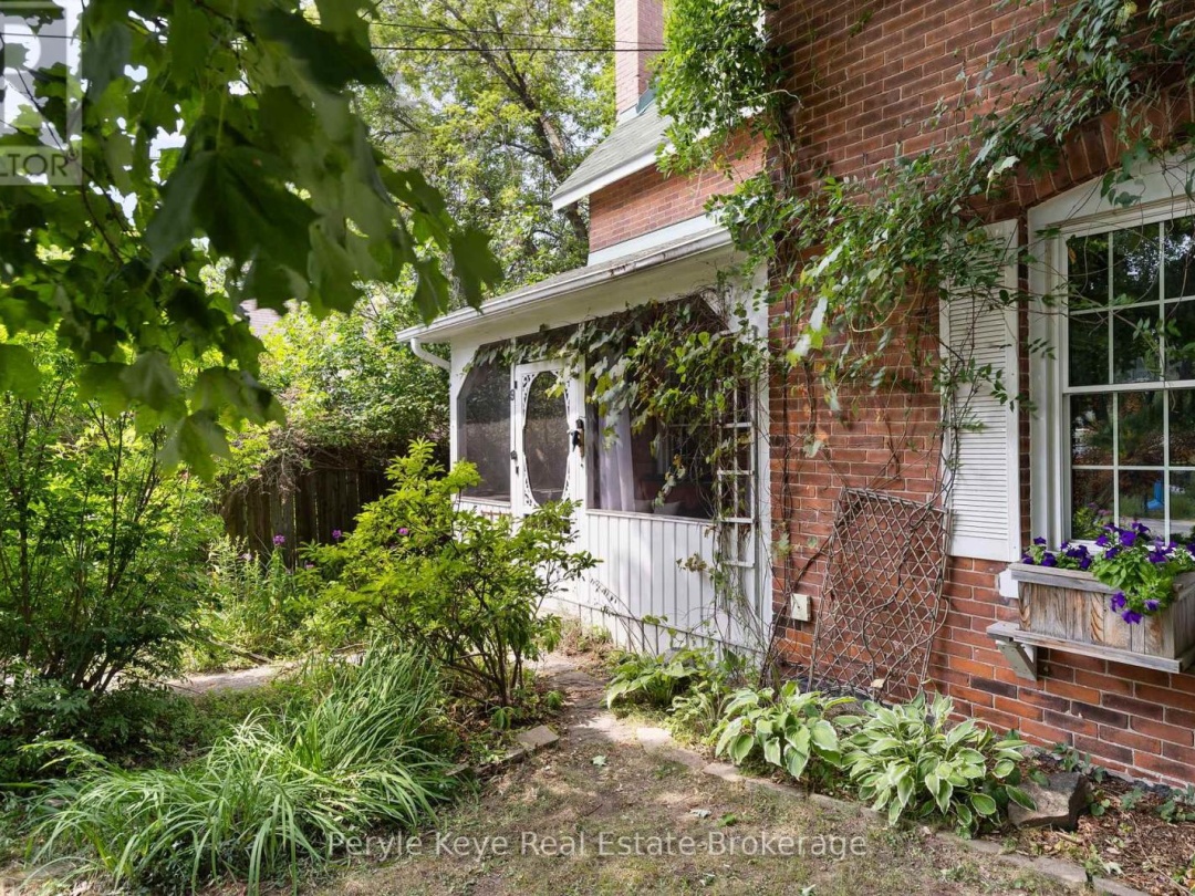 9 KING STREET, 