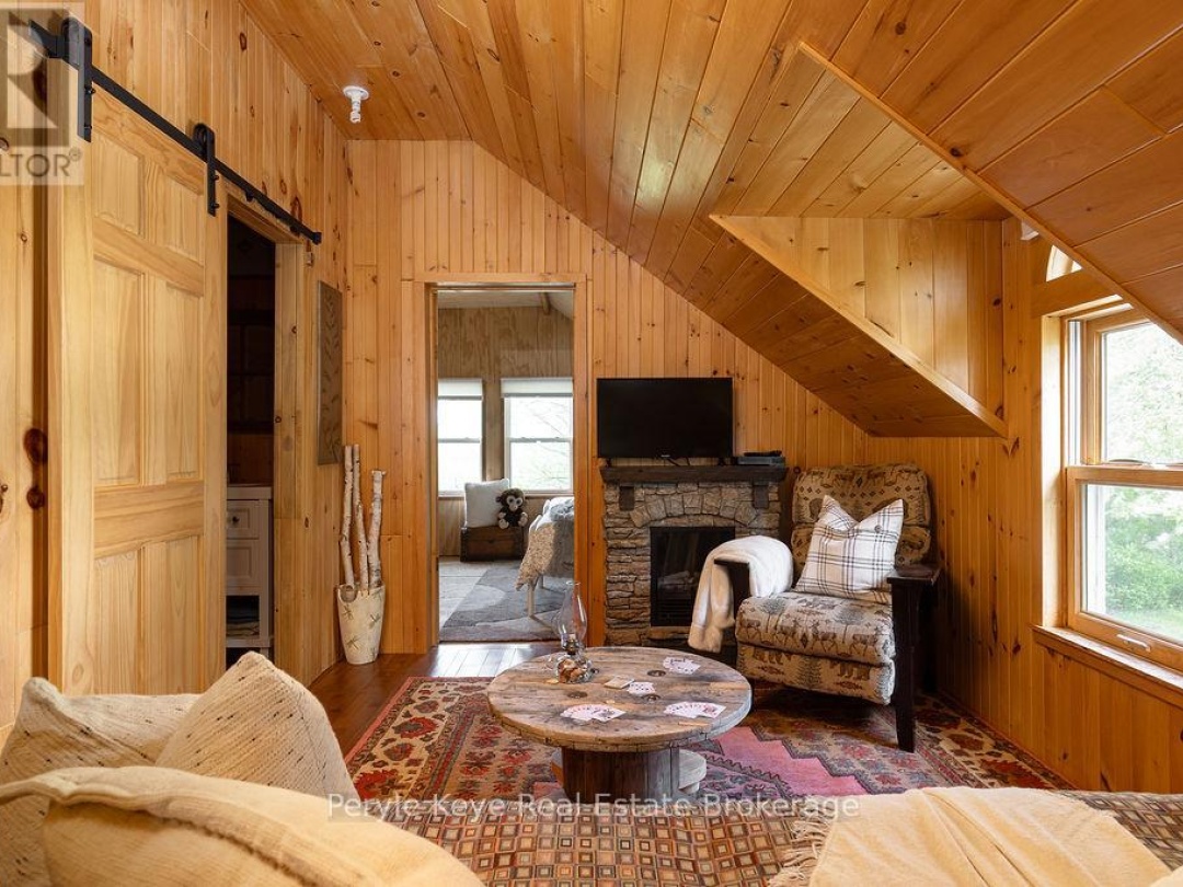 118 ROBIN ROAD, 