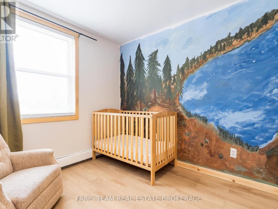 2668 WESTSHORE CRESCENT, 