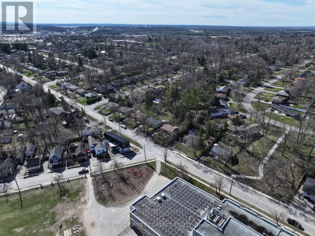 48 Brant Street W, Orillia