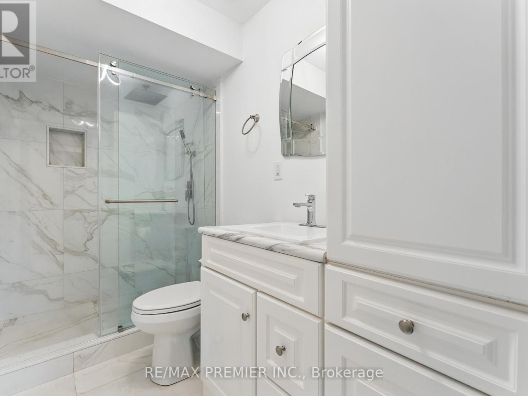 2441 Lakeshore Drive, Lake Simcoe