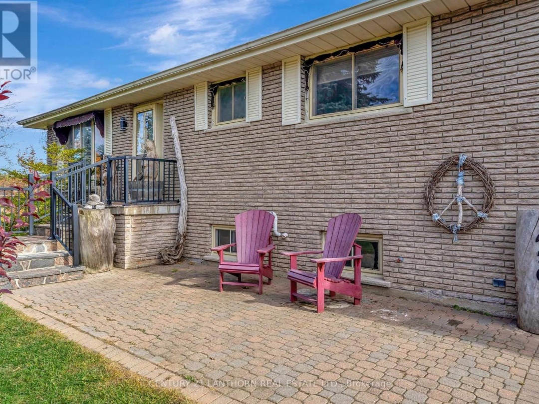 456 OLD SURREY LANE, Pigeon Lake