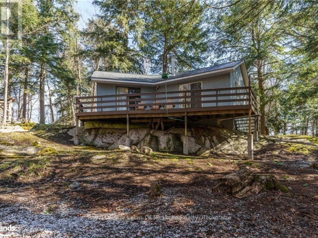 32 MAPLE LEAF DRIVE, Lake Vernon