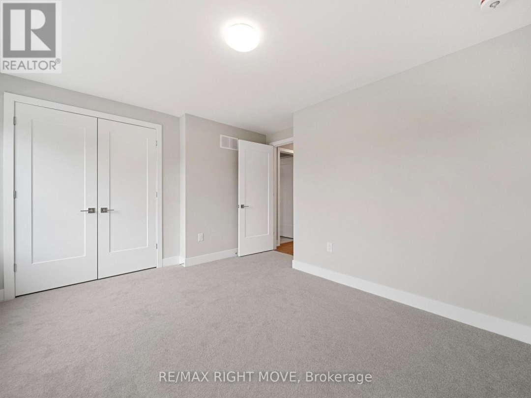 3192 Orion Boulevard, Orillia
