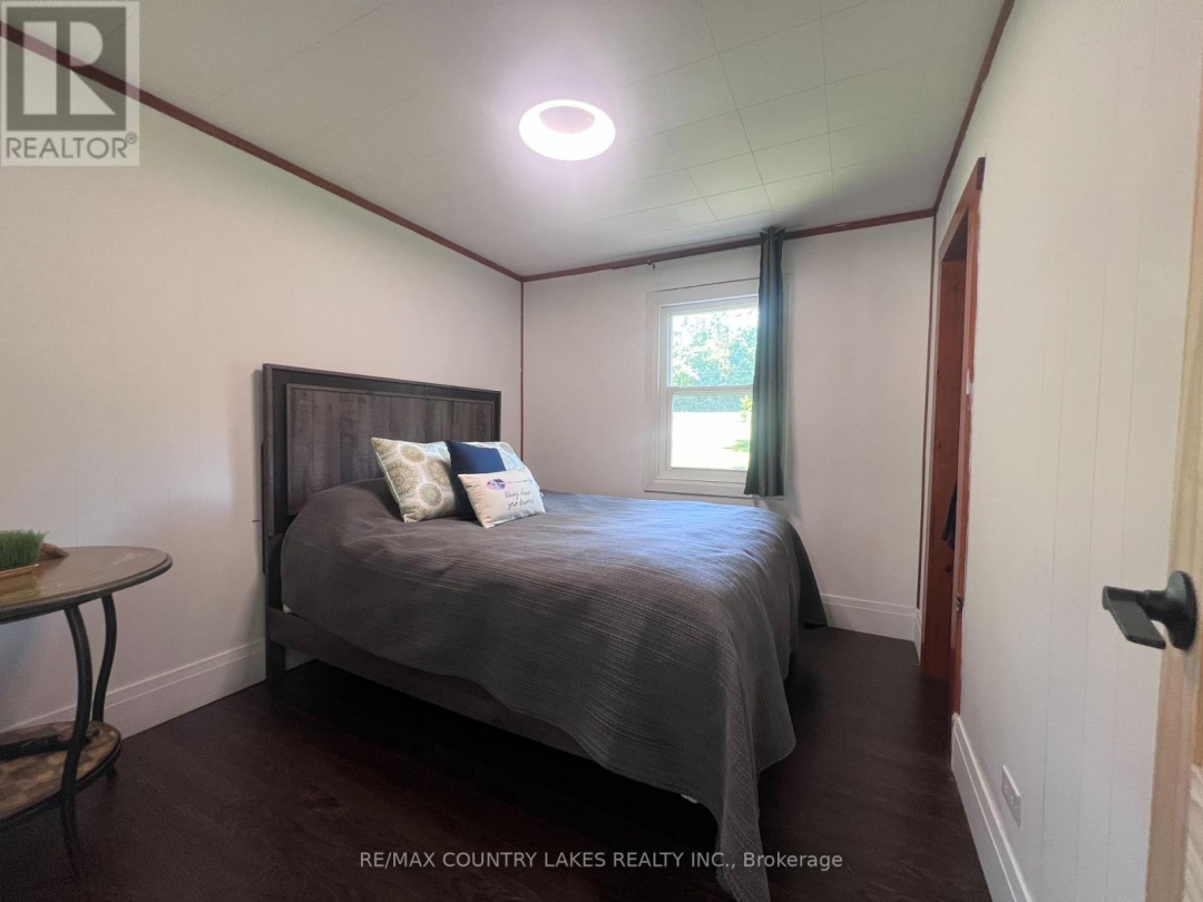 10 ROCKSIDE LANE, 