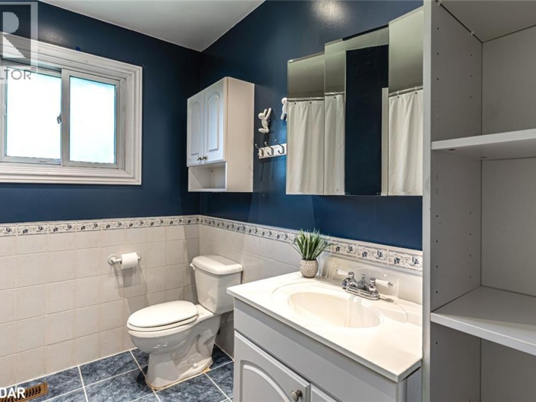 438 FOREST Avenue S, 