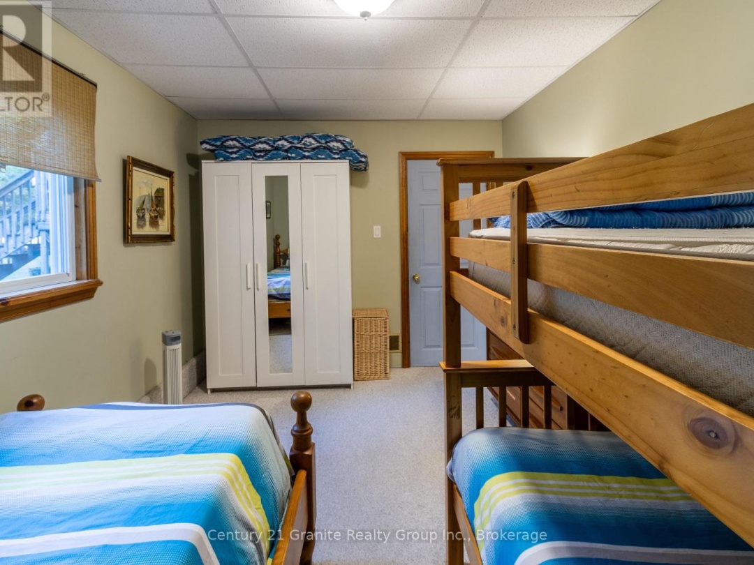 1317 Sullivan Drive, Haliburton Lake