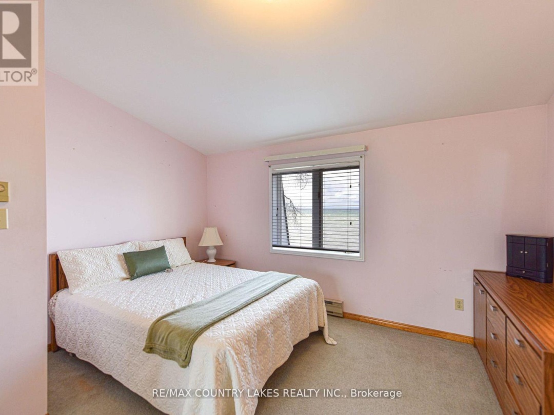 2102 Lakeshore Drive, Lake Simcoe