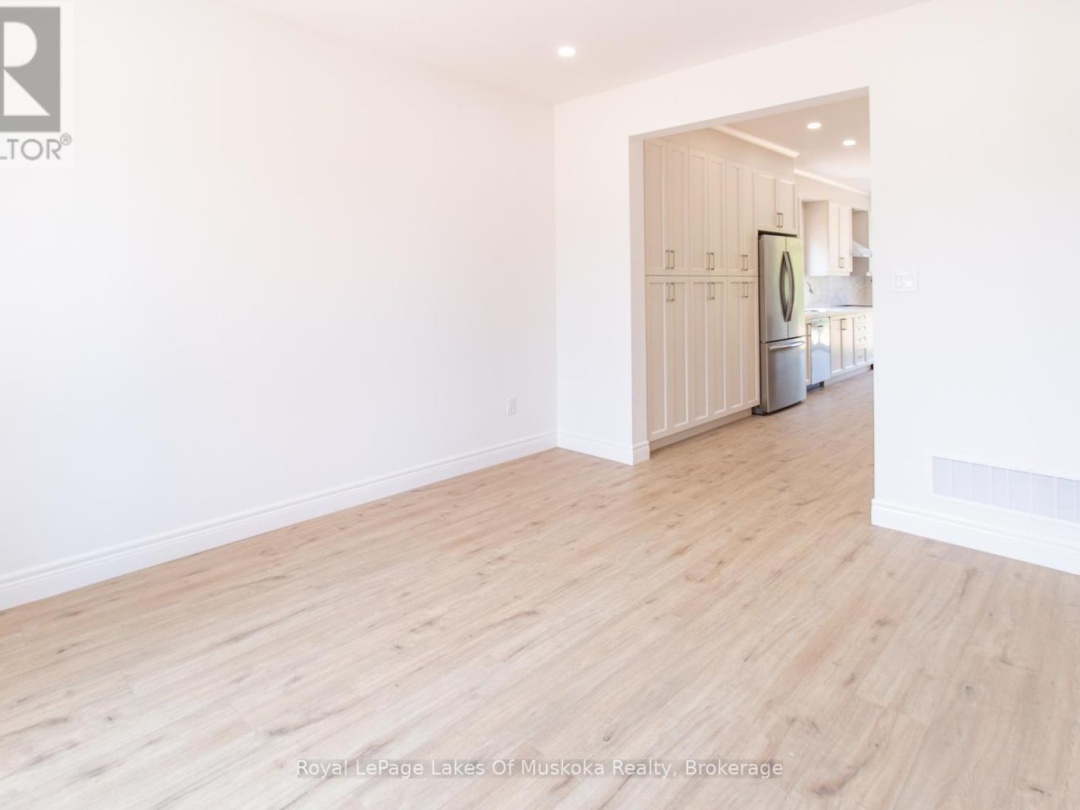 37 WHITEHORN PARK, 