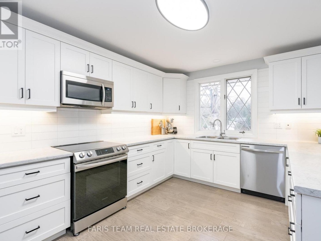 7817 OAKRIDGE DRIVE, 