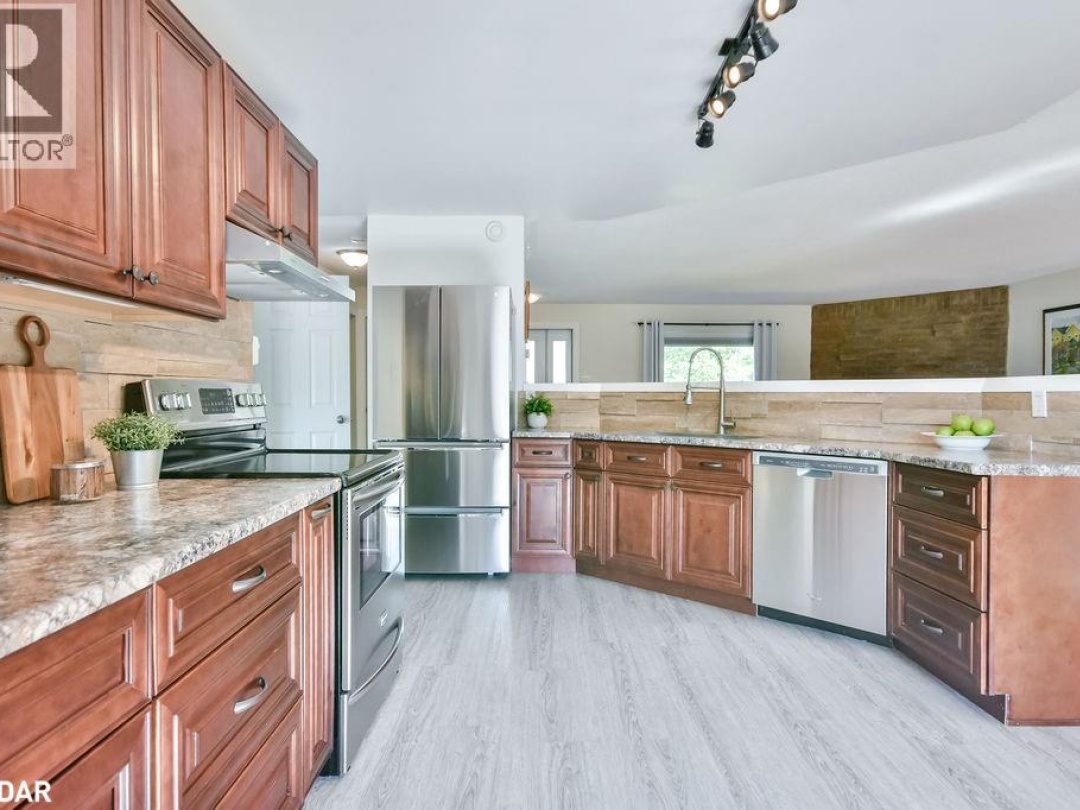 3 MAPLE Gate, 
