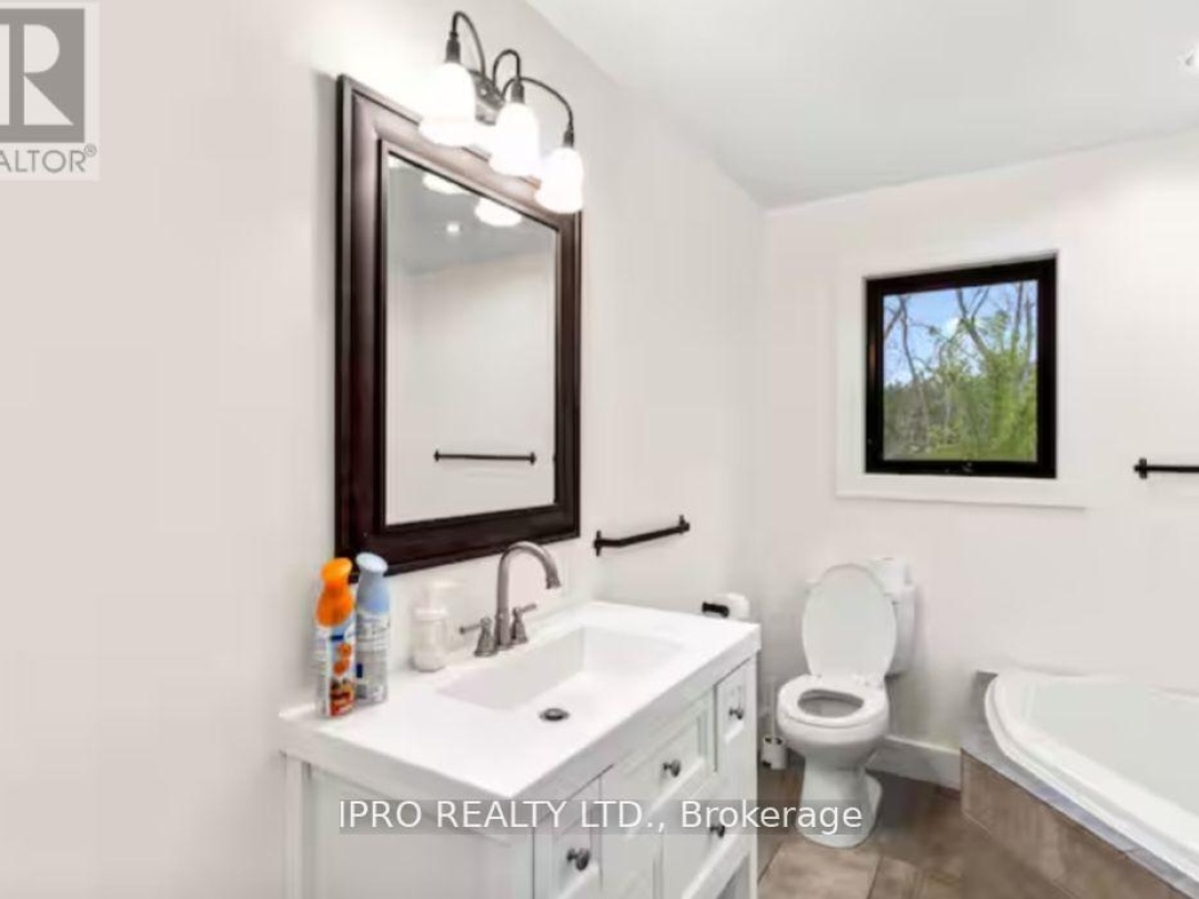 39 LONG POINT ROAD, 