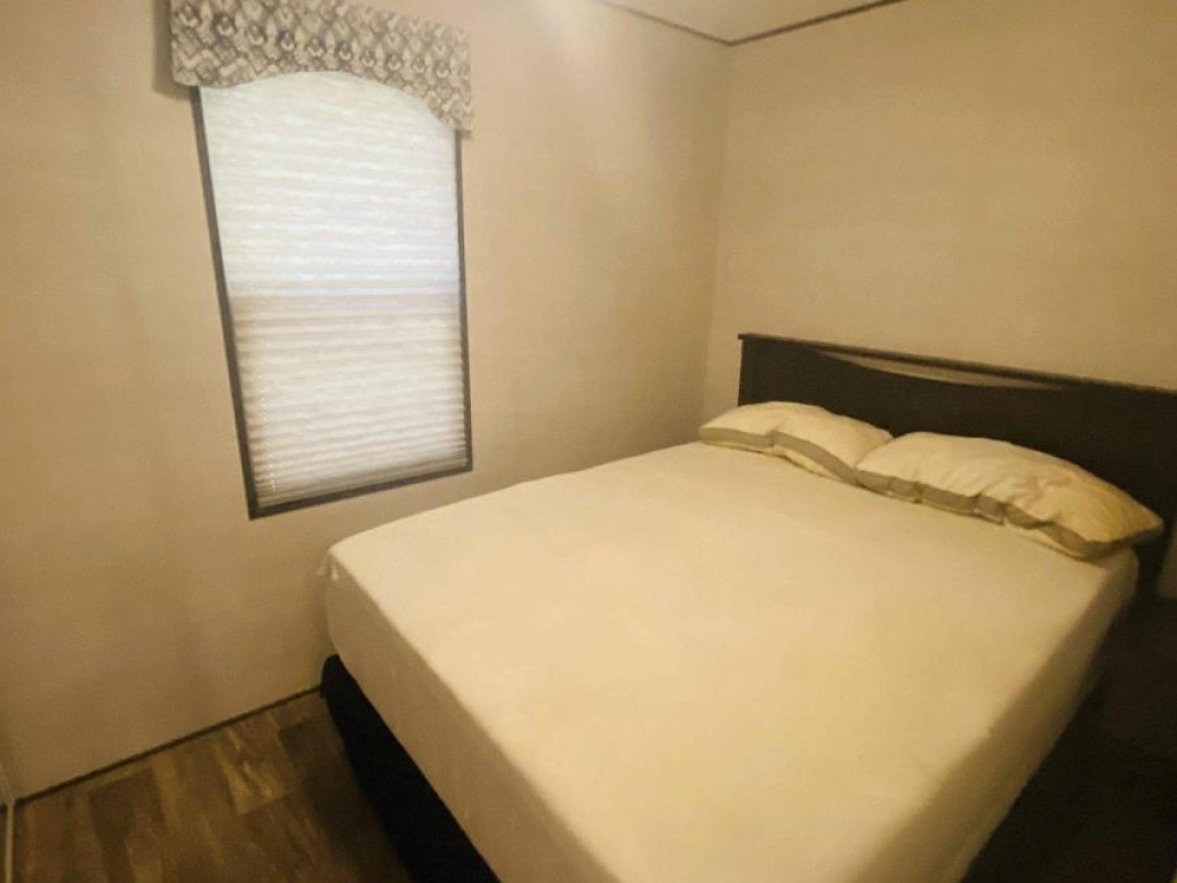 SMR215 - 1082 SHAMROCK MARINA ROAD, 