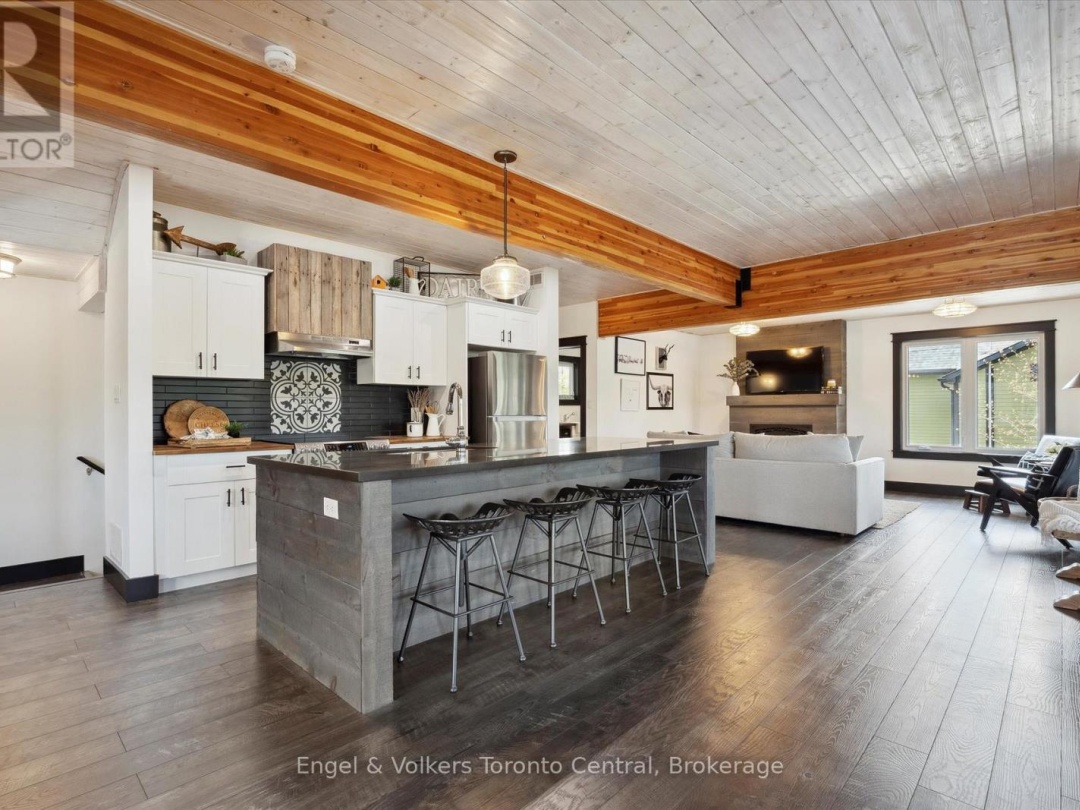 57 Pinetree Road, Loon Lake