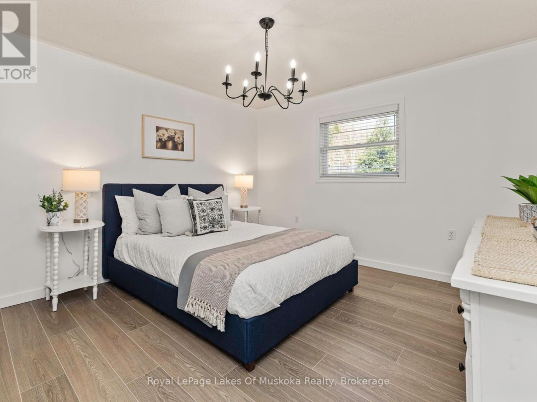 1136 High Falls Road, Muskoka River