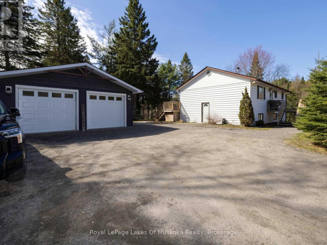 1136 High Falls Road, Muskoka River