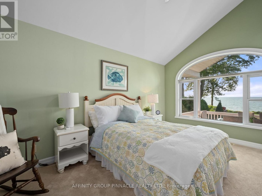 44 Cedar Beach Road, Lake Simcoe