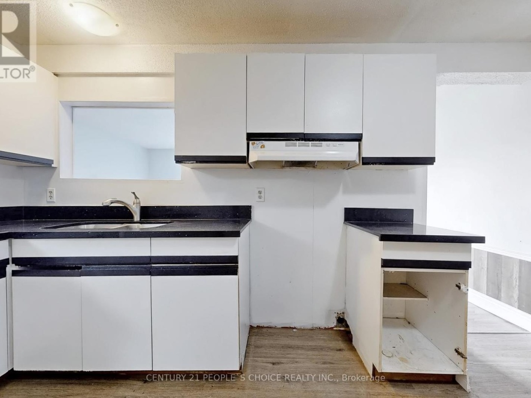 156 MAIN STREET W, 