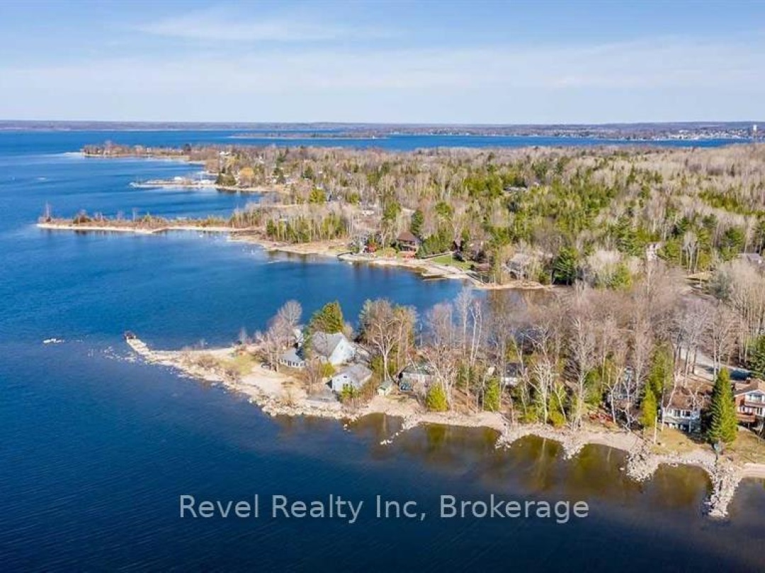 97 Maskinonge Road, Georgian Bay