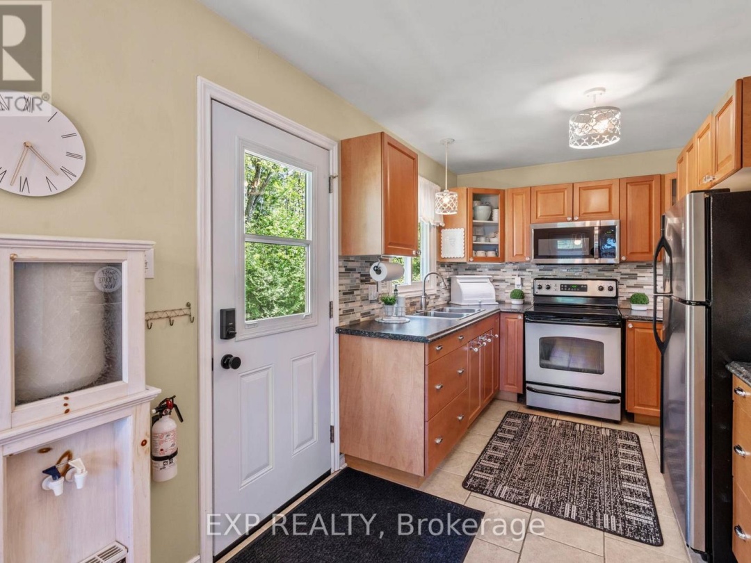 46 BAYVIEW ESTATE ROAD, 