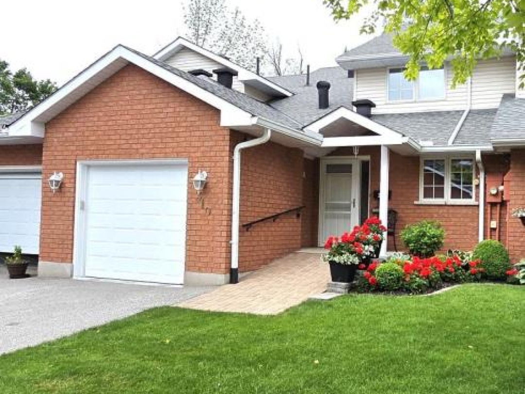 UNIT #310 - 30 MUSEUM DRIVE, 