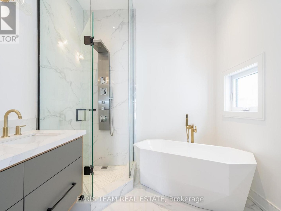3775 Sunbank Crescent, Severn (West Shore)