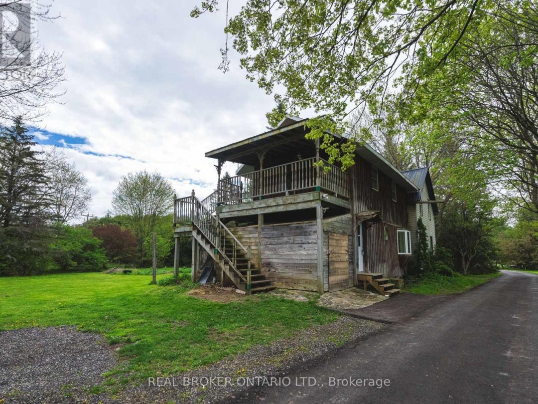 261 Portage Road, Canal Lake