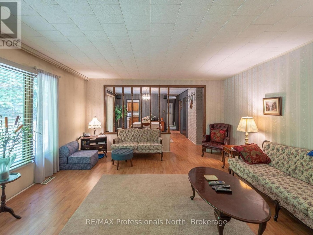 2499 KENNISIS LAKE ROAD, 