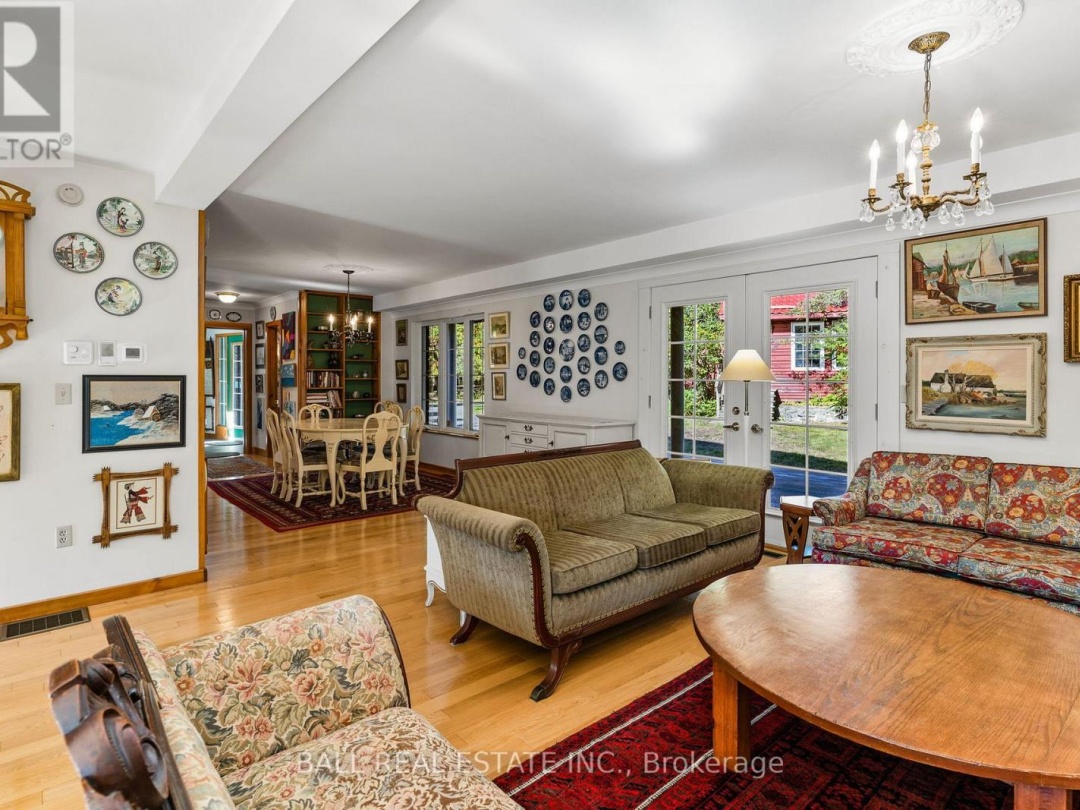 849 COUNTY RD 49, 