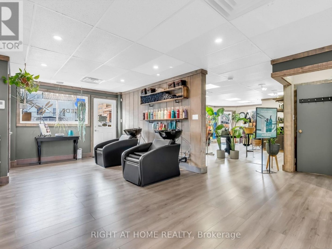 32 MATCHEDASH STREET N, 