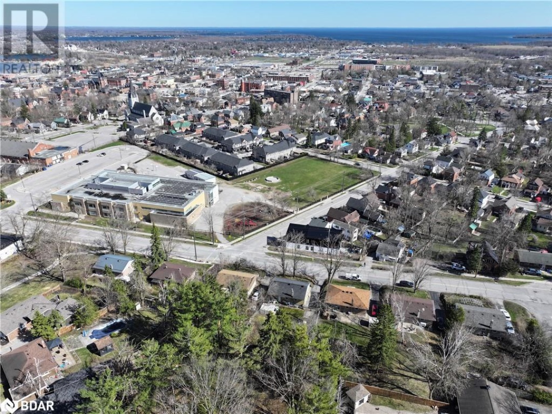 48 Brant Street W, Orillia