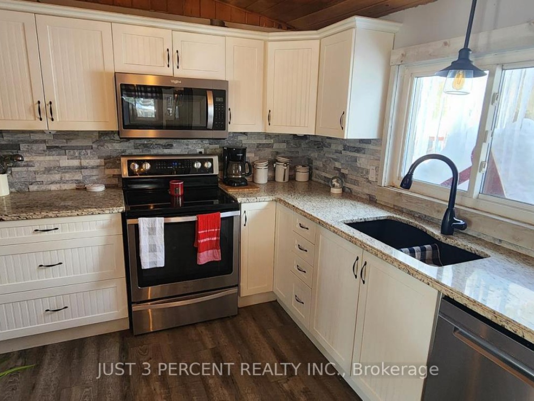 55 Northern Avenue, Little Bald Lake