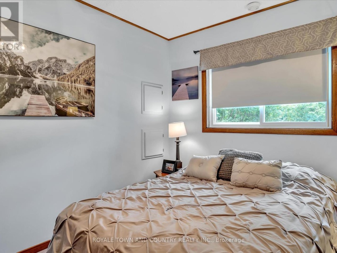 54 LAXTON  TWP 5TH LINE, 