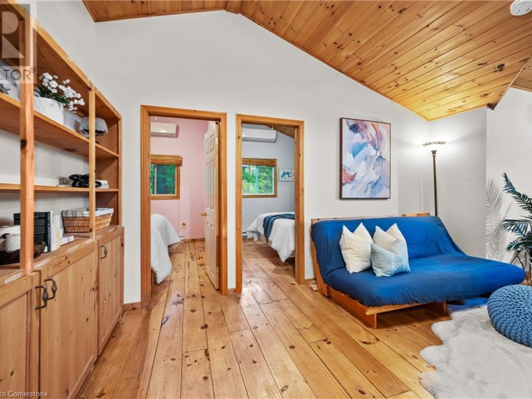 1076 Thanksgiving Rock Way, Kahshe Lake
