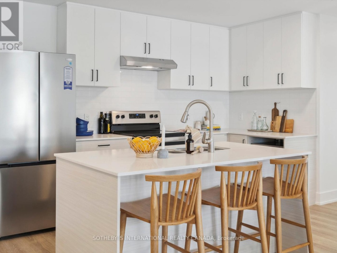 401 19B West Street N, Kawartha Lakes (Fenelon Falls)