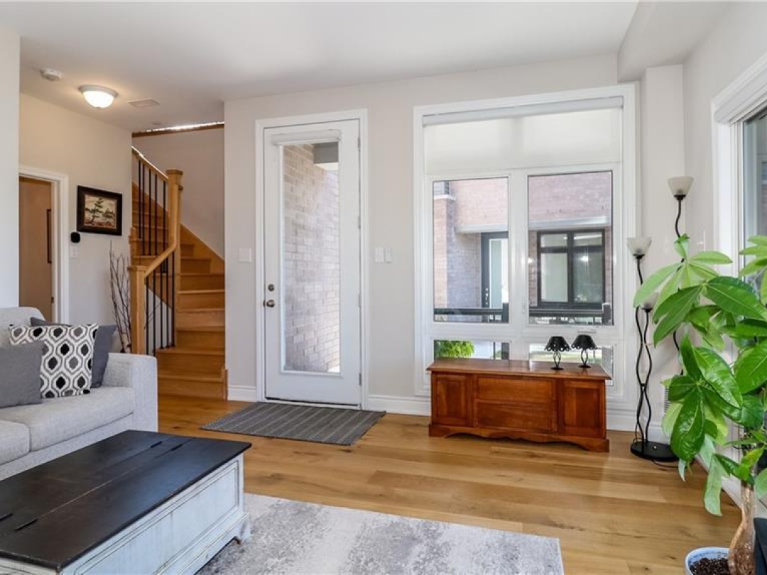 100 MARINA VILLAGE Drive, 