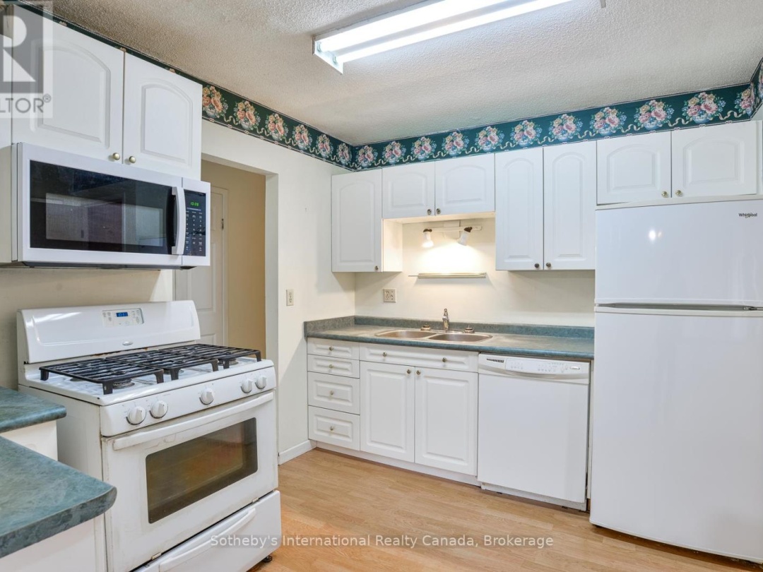 445 FARQUHAR STREET, 