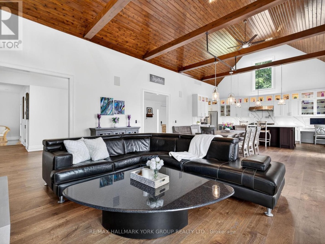 10 GRILLS ROAD, 