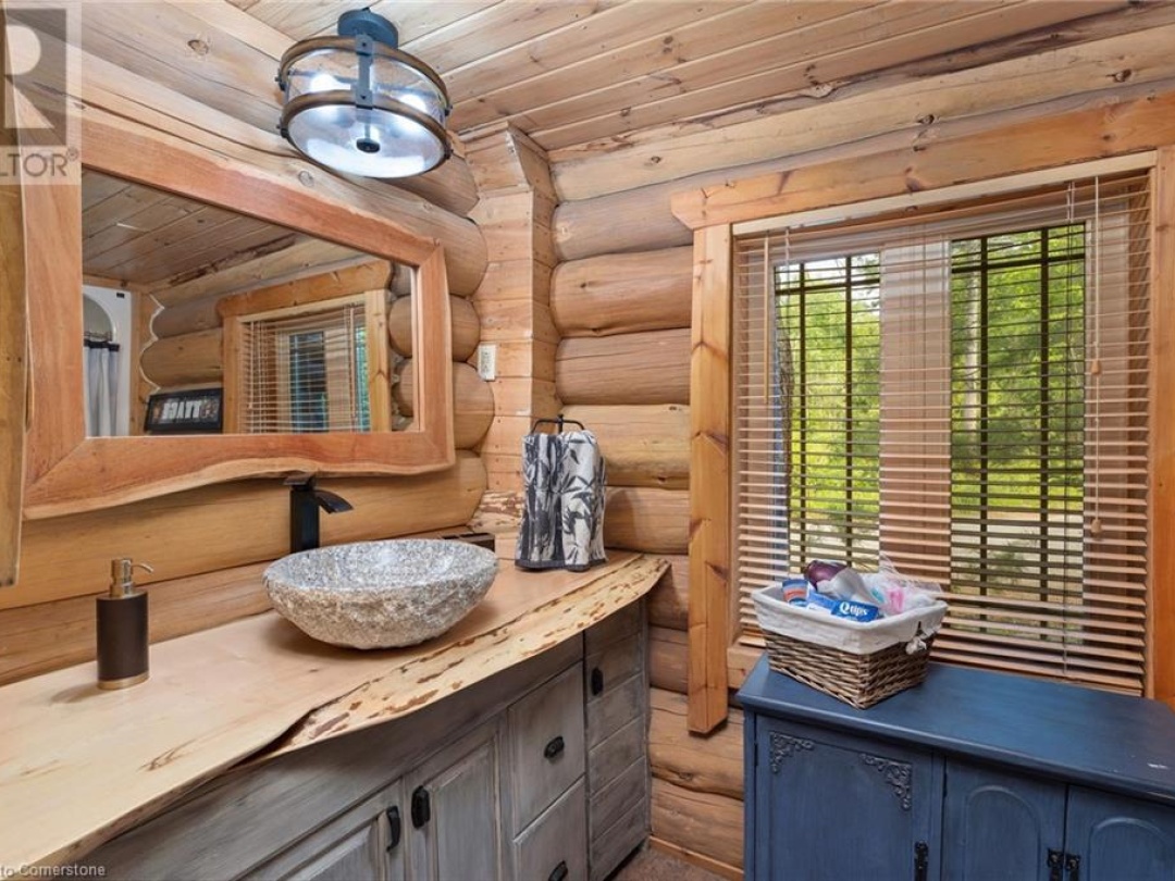 235 Loch Erne Road, Vowel Lake