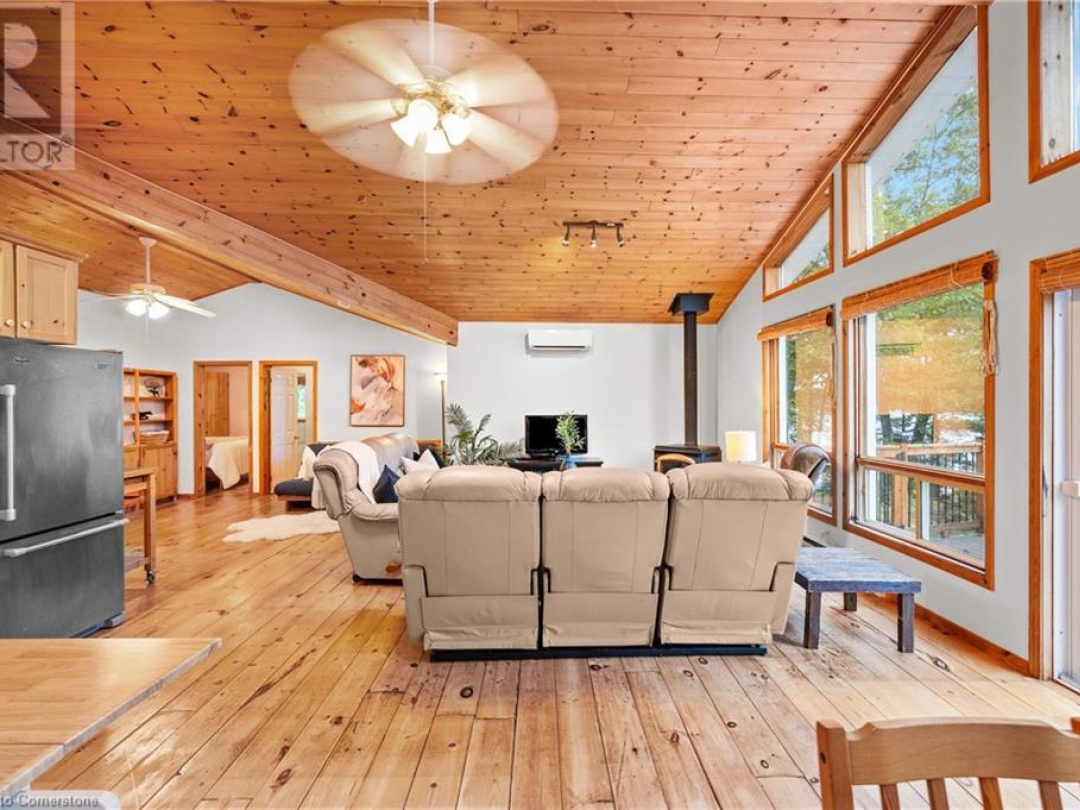 1076 Thanksgiving Rock Way, Kahshe Lake