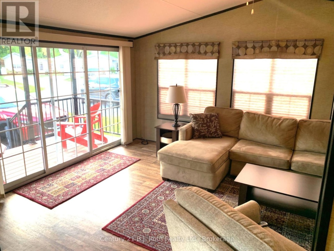 43 1082 Shamrock Marina Road, Severn Lake