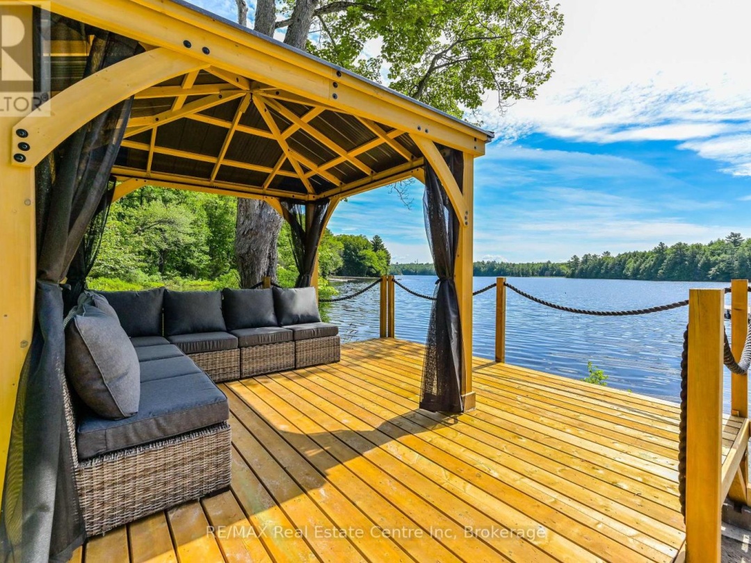 22 SOUTH CRANE LAKE ROAD, 