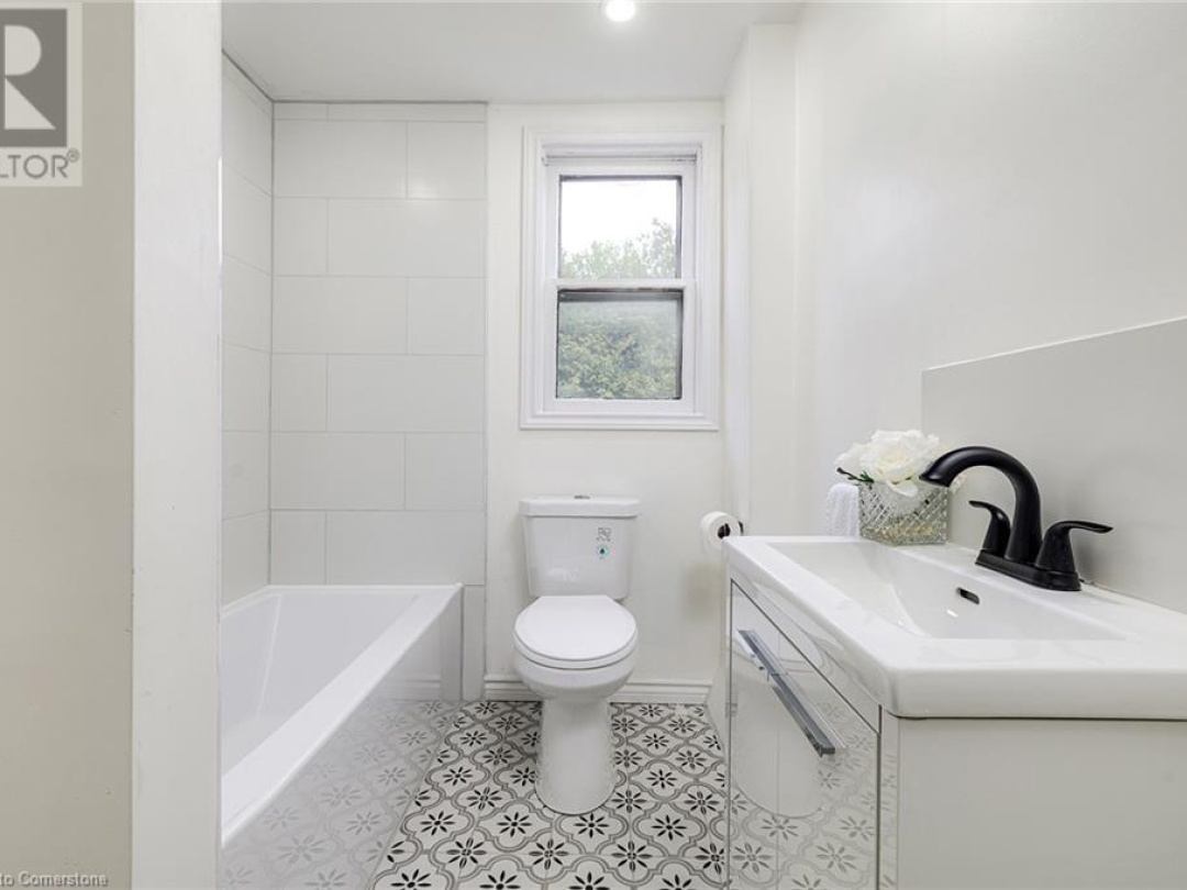 11 FARRER Street, 
