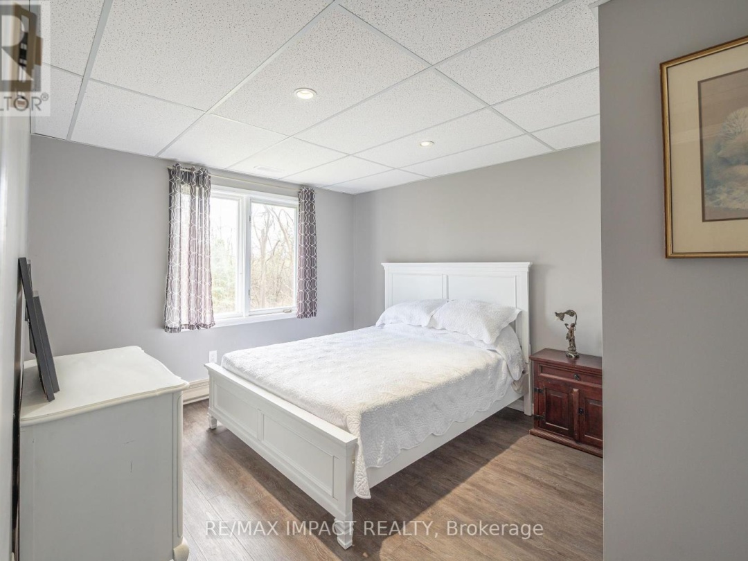 10 CEDARTREE LANE, 