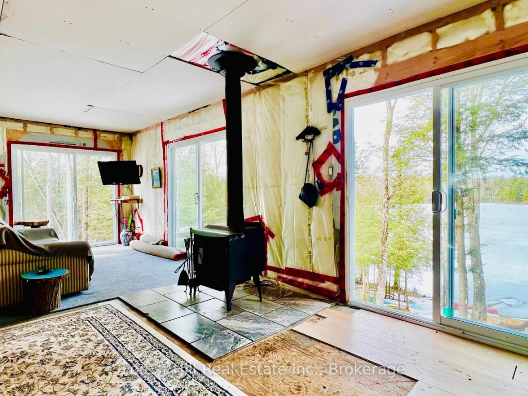 60 Hawksview Lane, Faris Lake